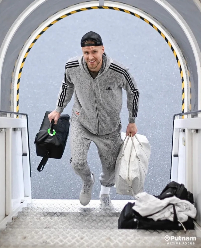 <a href=http://8809.jianzhanzj.com/tag/kaiorteren.html target=_blank class=infotextkey>凱爾特人</a>隊飛往西部備戰(zhàn)與<a href=http://8809.jianzhanzj.com/tag/yongshi.html target=_blank class=infotextkey>勇士</a>對決