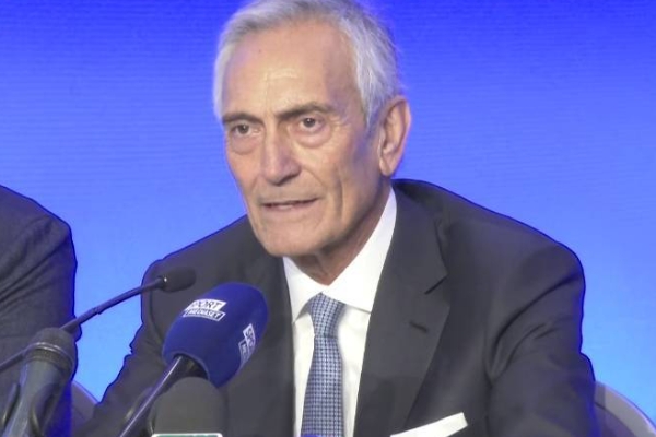 意大利足協(xié)主席:<a href=http://8809.jianzhanzj.com/tag/yijia.html target=_blank class=infotextkey>意甲</a>球隊(duì)若參加歐超將取消國(guó)內(nèi)賽事資格